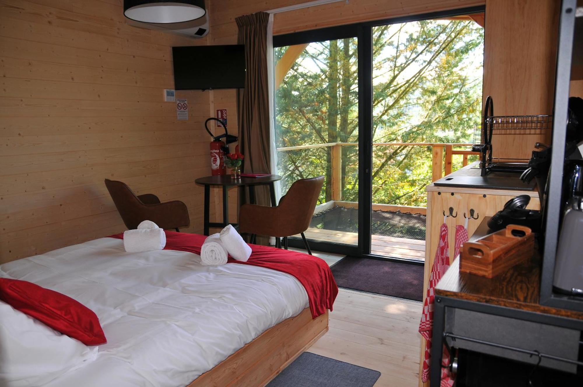 Vic-le-Comte Lodges Arverne מראה חיצוני תמונה